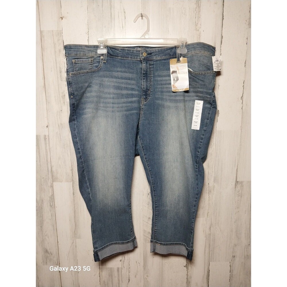 Levi's Signature Gold Mid Rise Capri Jeans Size 26 NWT